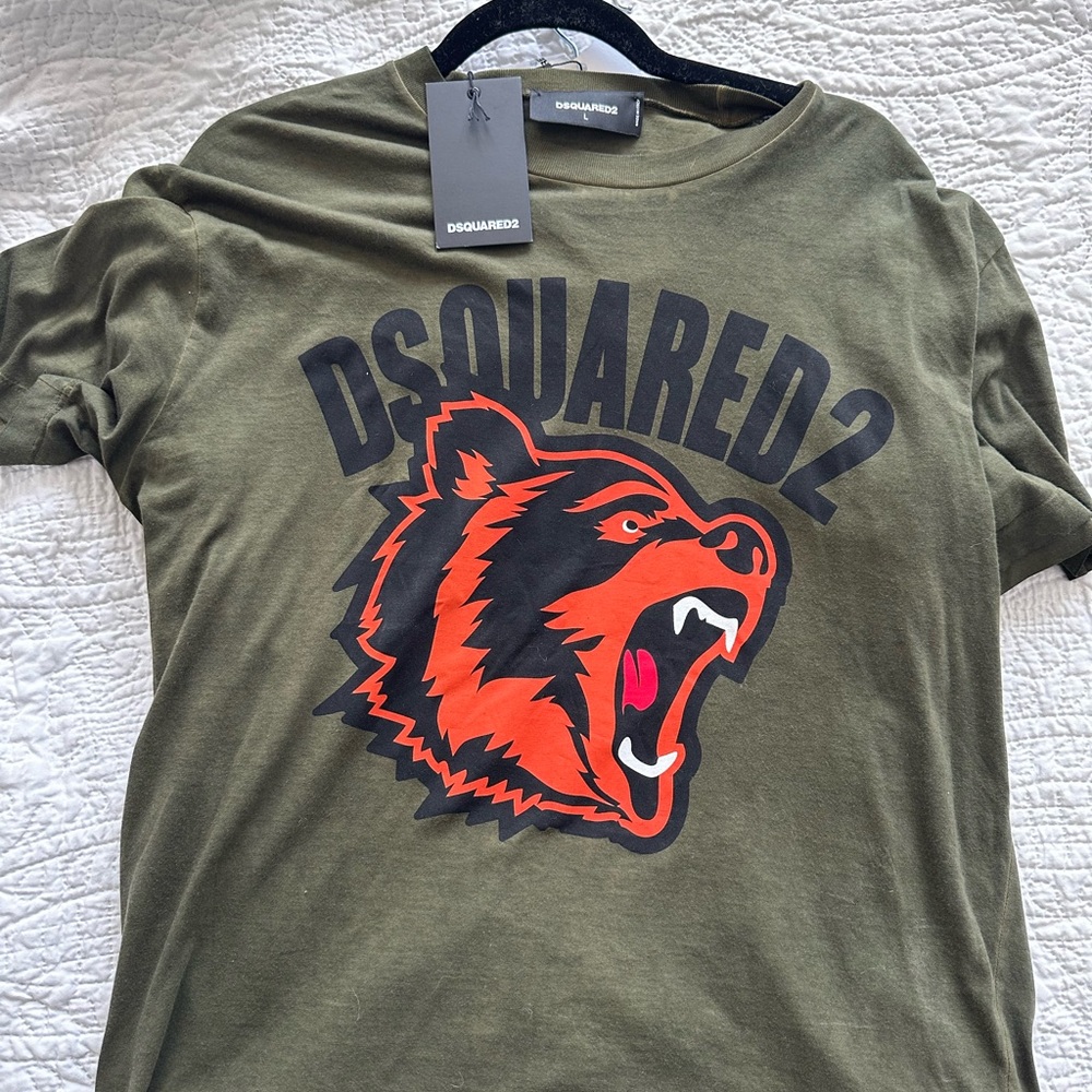 Dsquared2 t-shirt, new with tags. Authentic